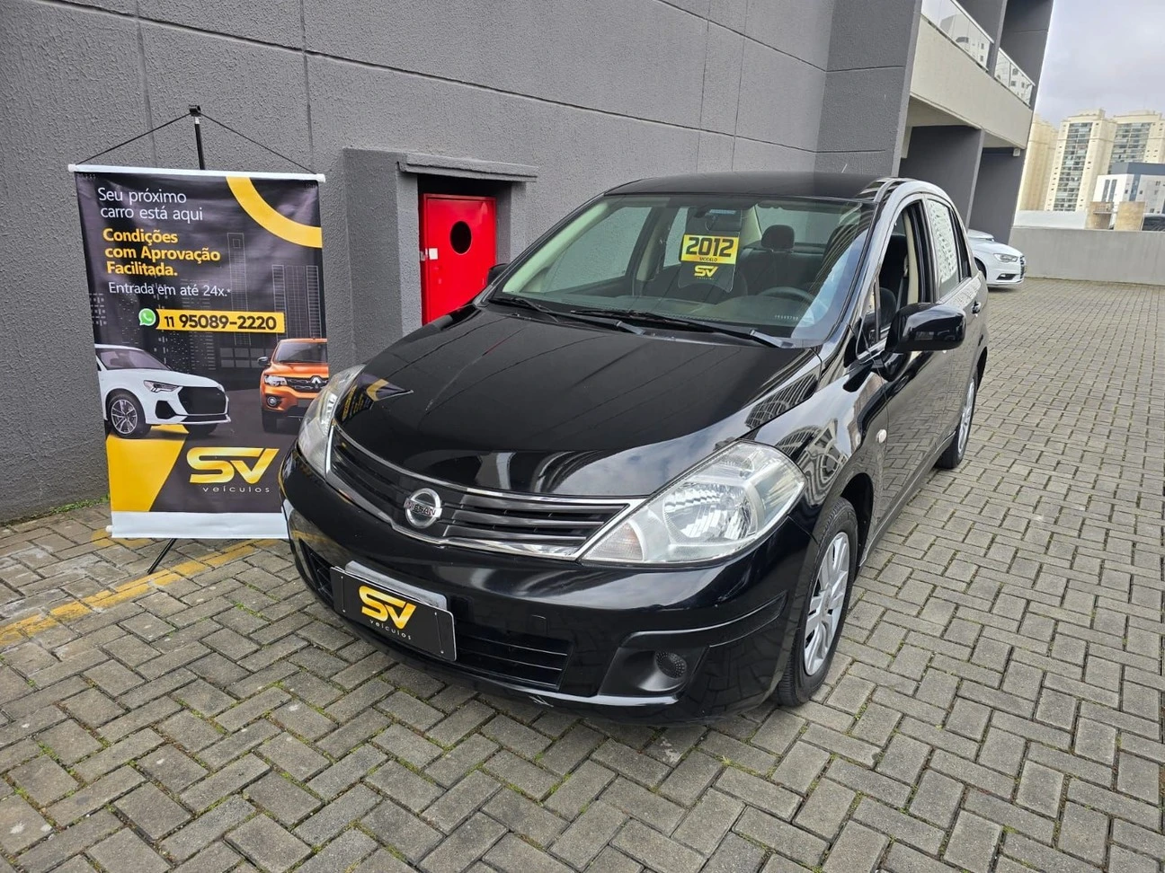 NISSAN TIIDA