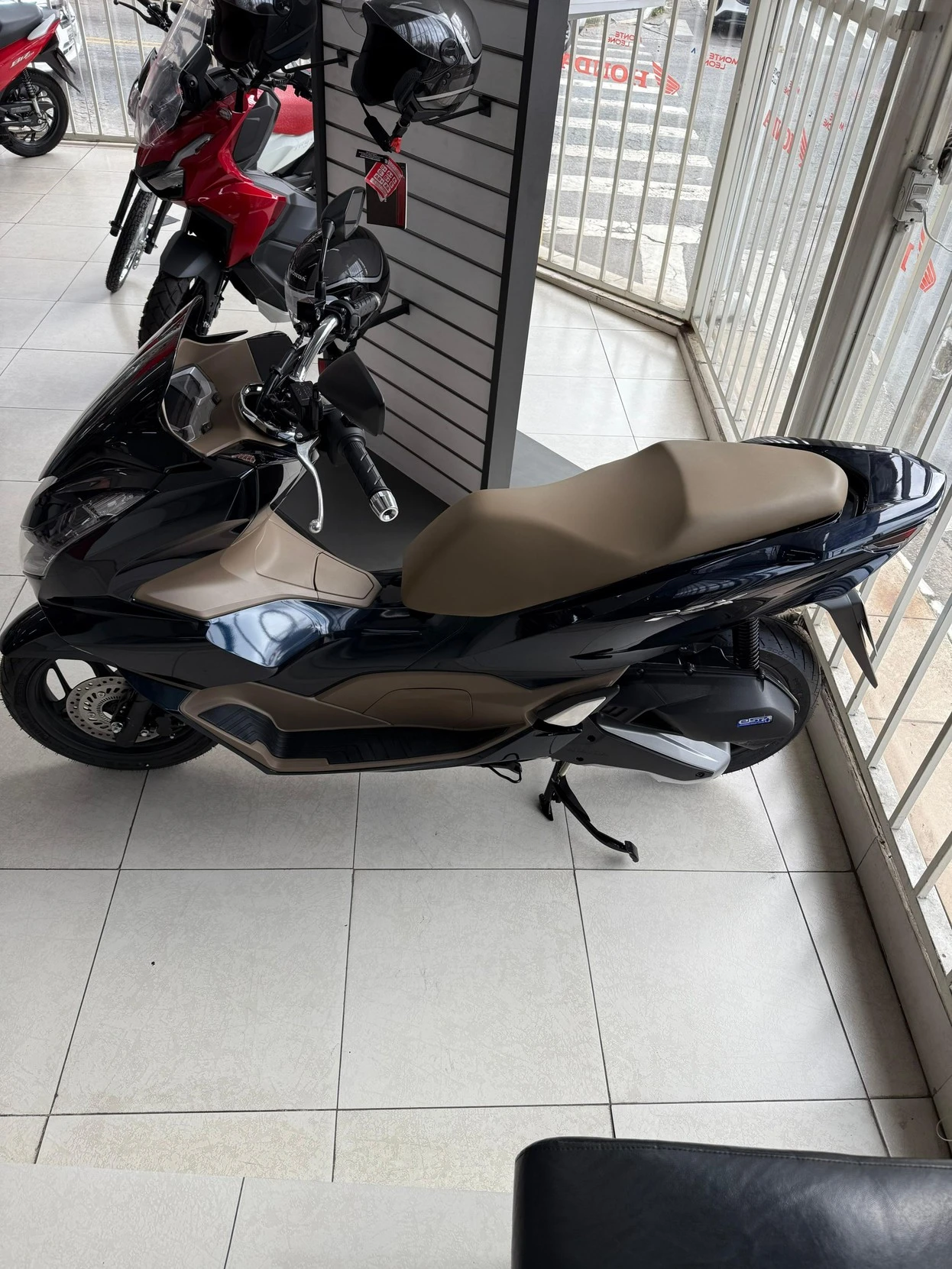 HONDA PCX DLX