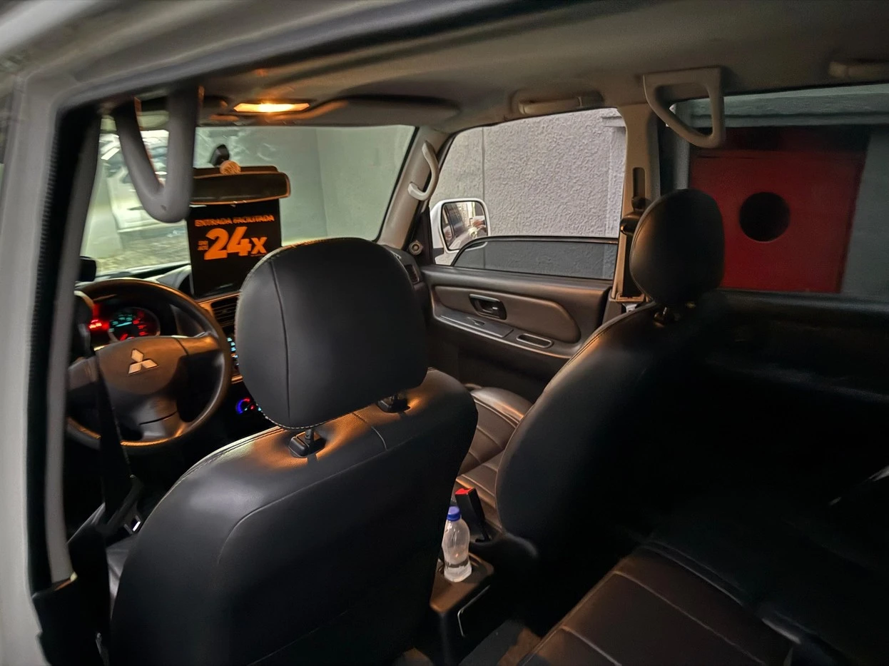 MITSUBISHI PAJERO TR4