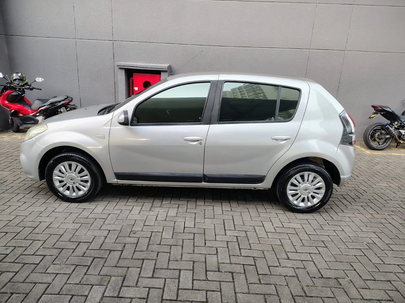 RENAULT SANDERO