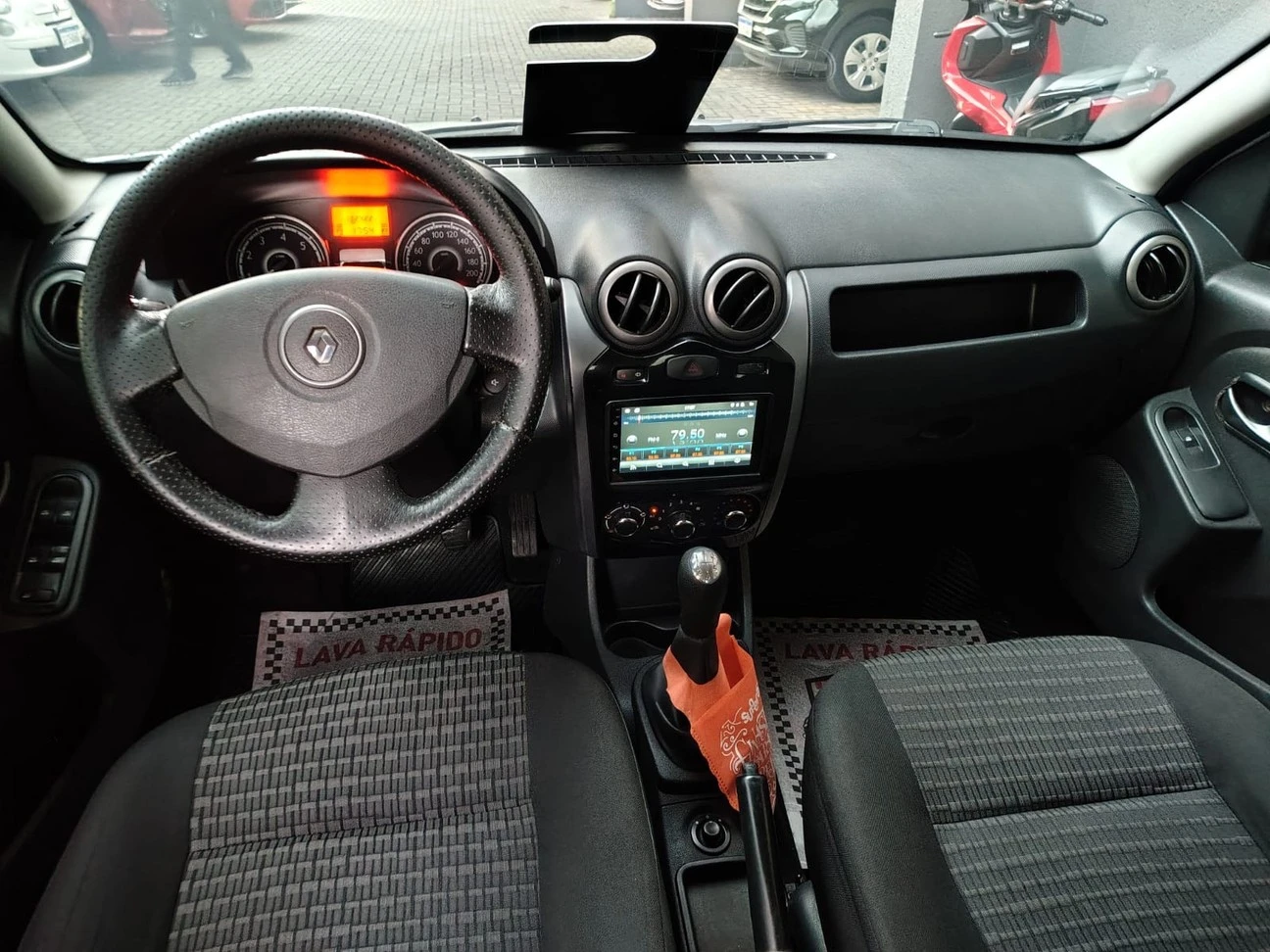 RENAULT SANDERO