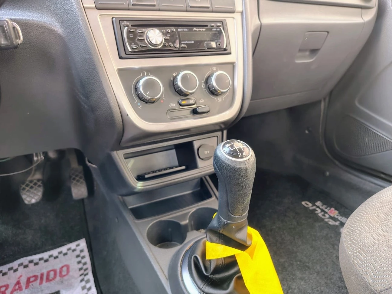 VOLKSWAGEN VOYAGE