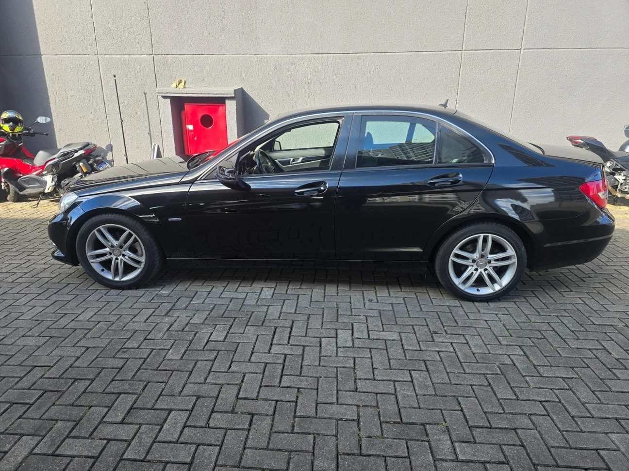 MERCEDES-BENZ C 180