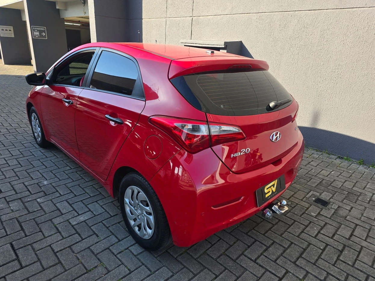 HYUNDAI HB20