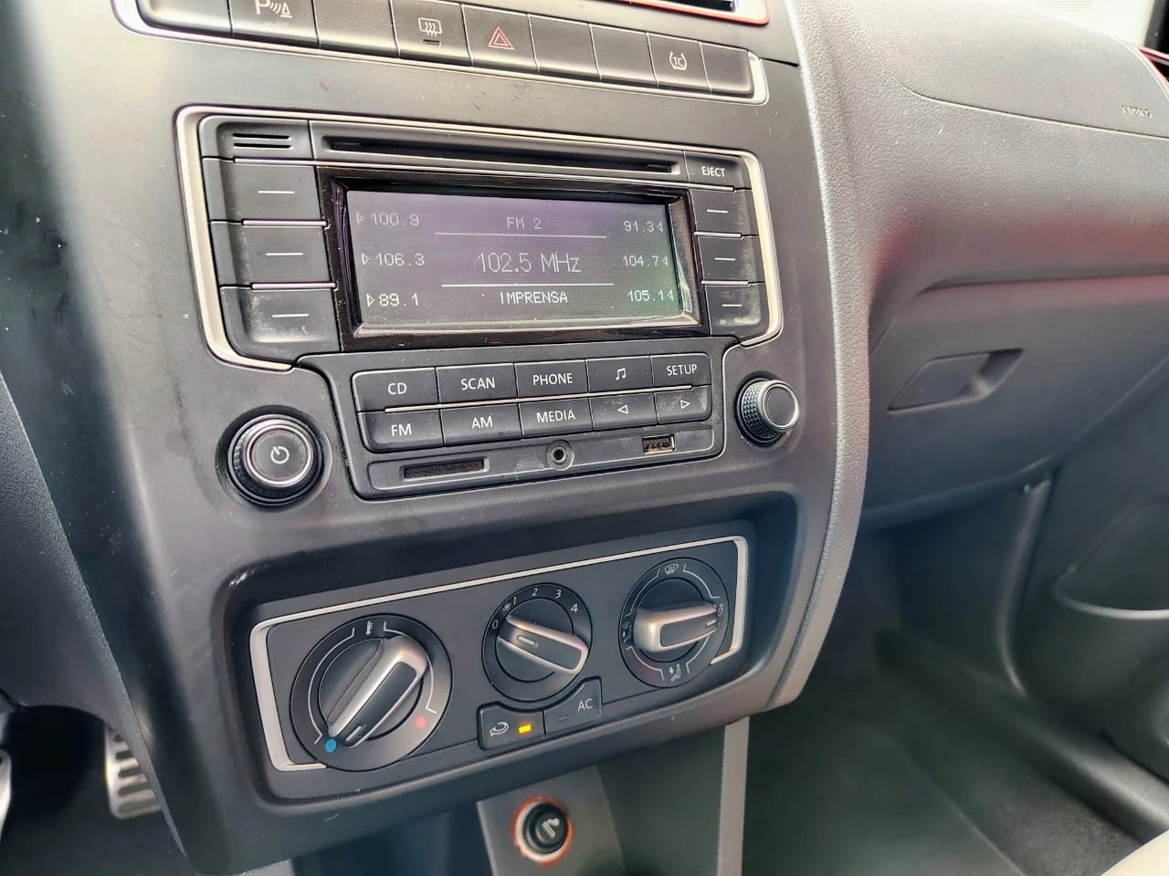VOLKSWAGEN FOX