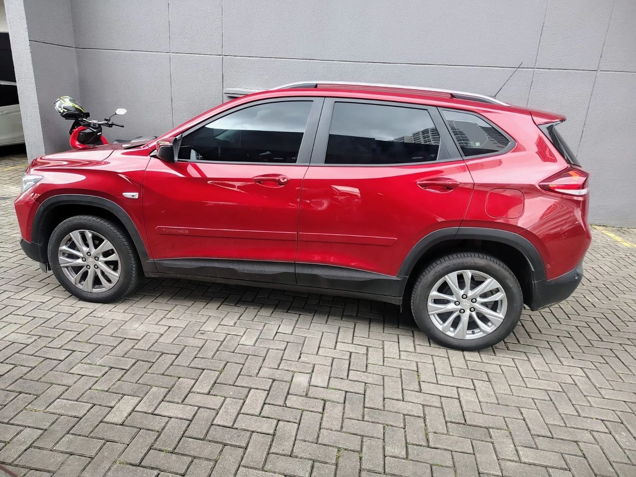 CHEVROLET TRACKER