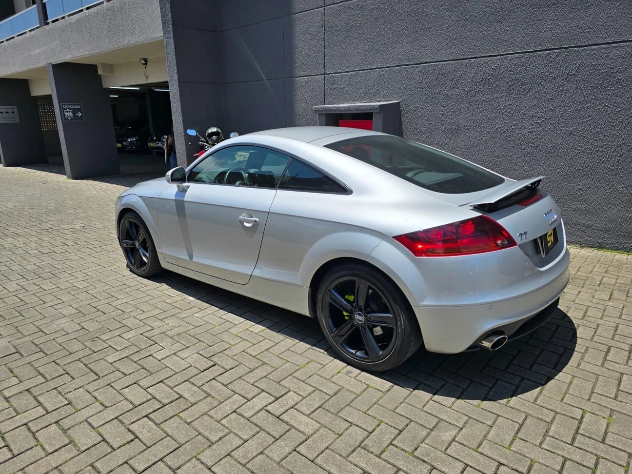 AUDI TT