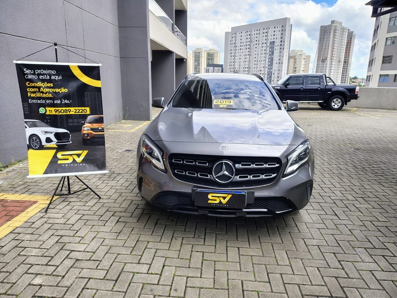 MERCEDES-BENZ GLA 200