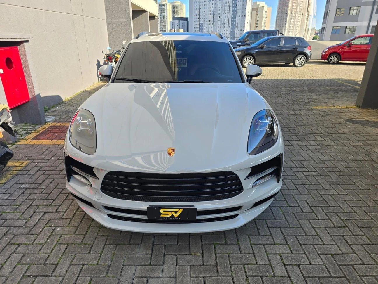 PORSCHE MACAN