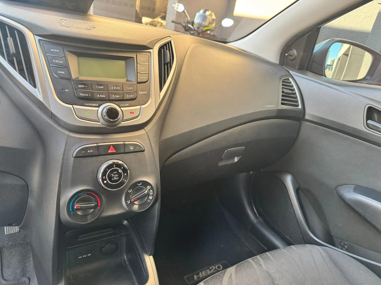 HYUNDAI HB20