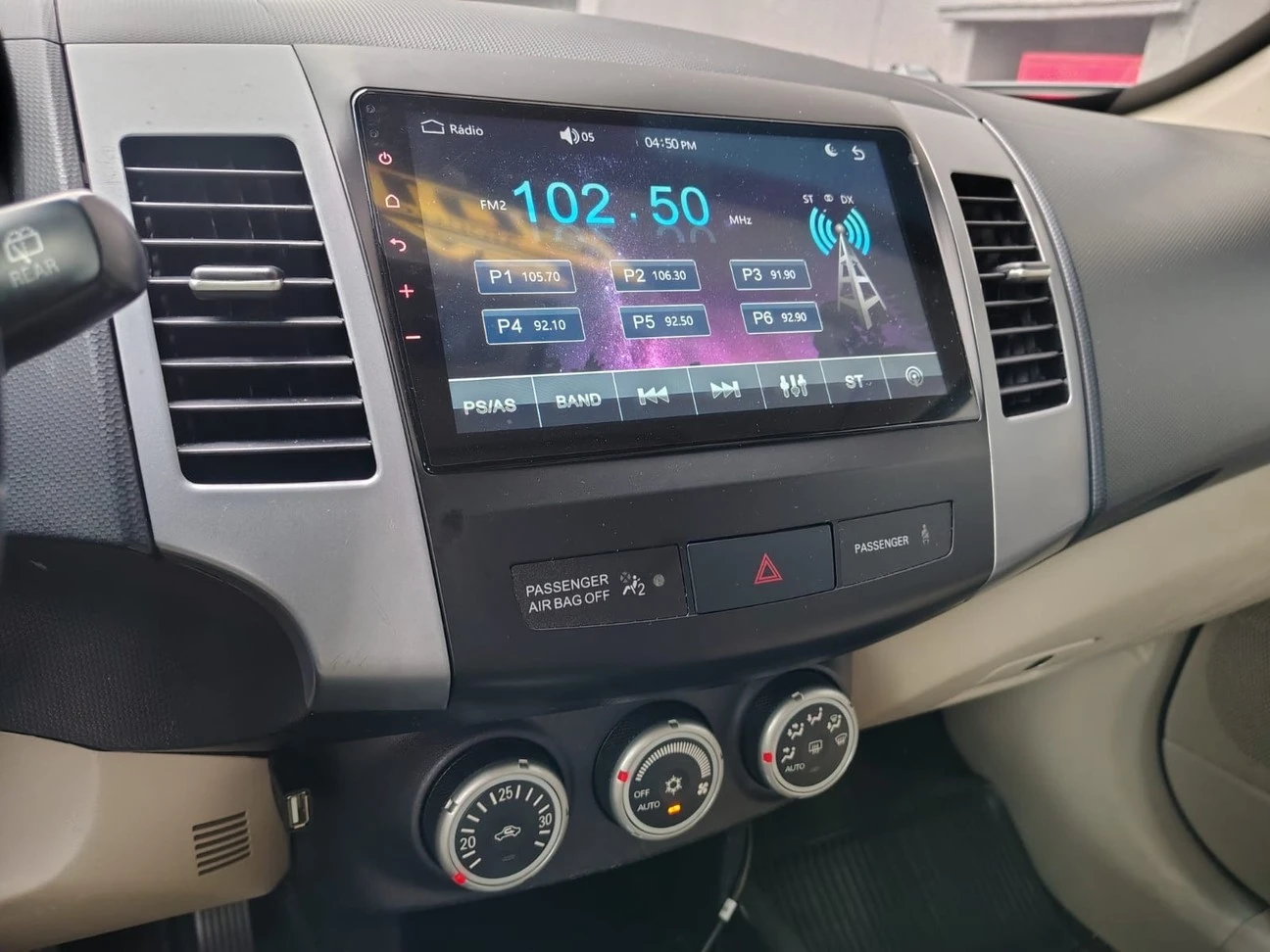 MITSUBISHI OUTLANDER