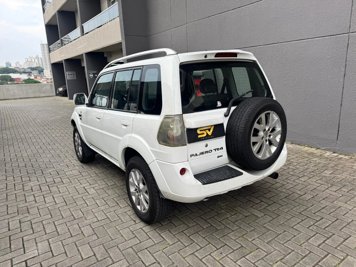 MITSUBISHI PAJERO TR4