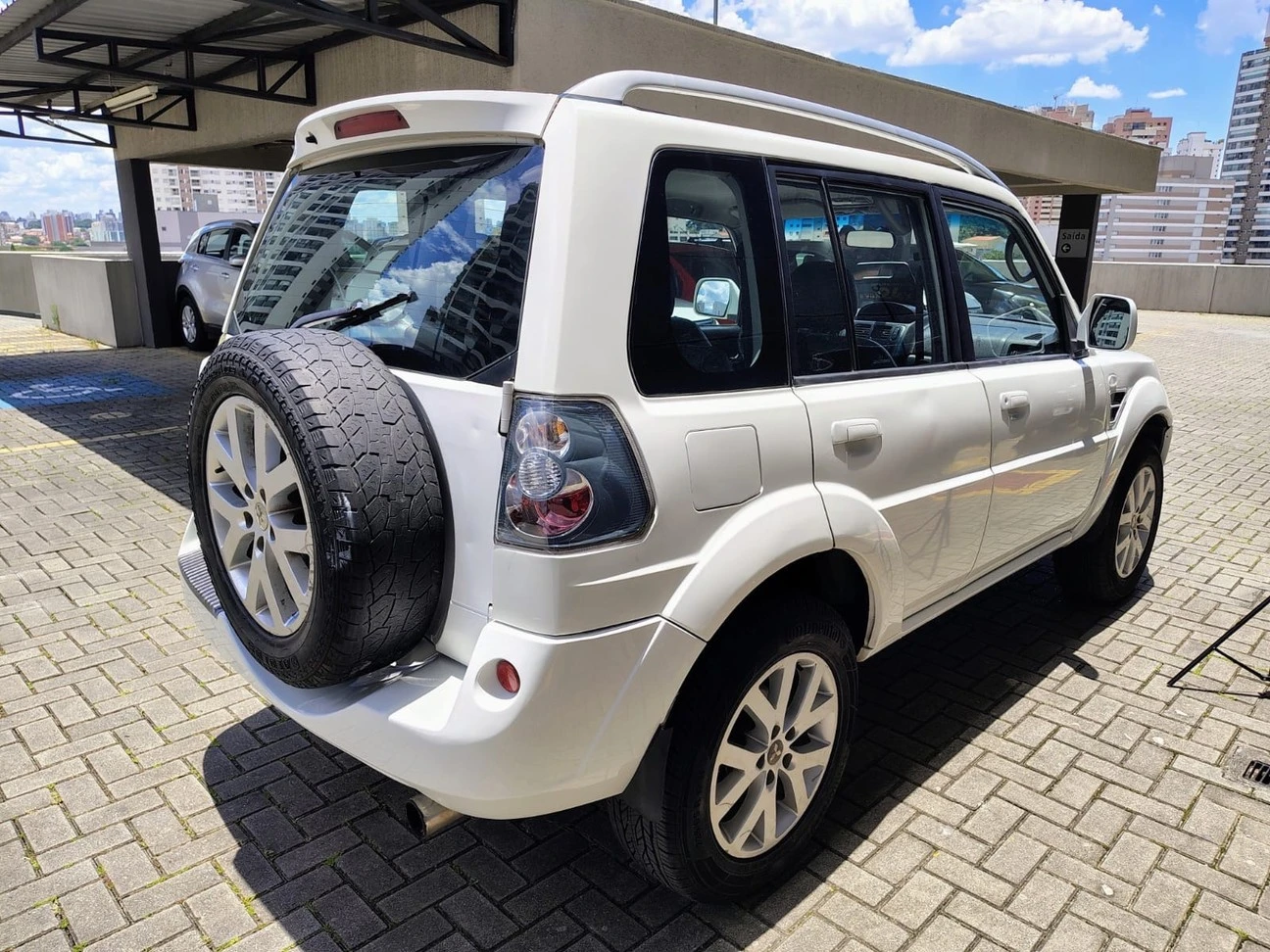 MITSUBISHI PAJERO TR4