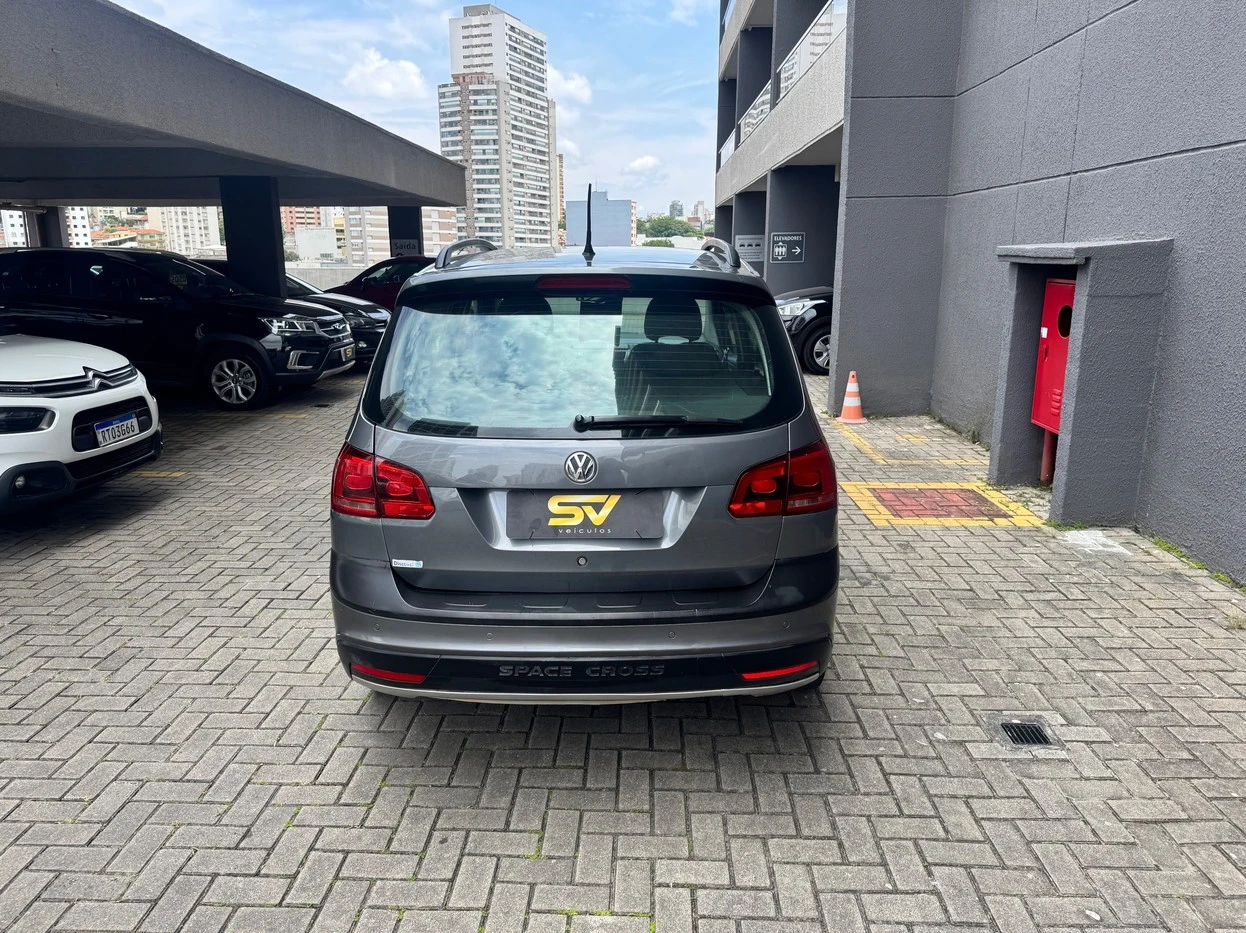 VOLKSWAGEN SPACE CROSS