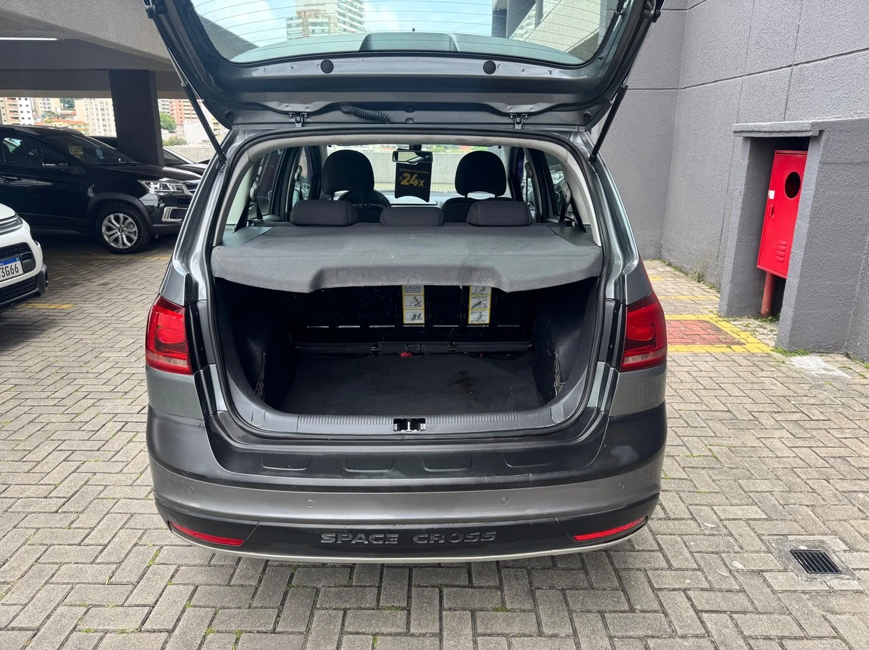 VOLKSWAGEN SPACE CROSS