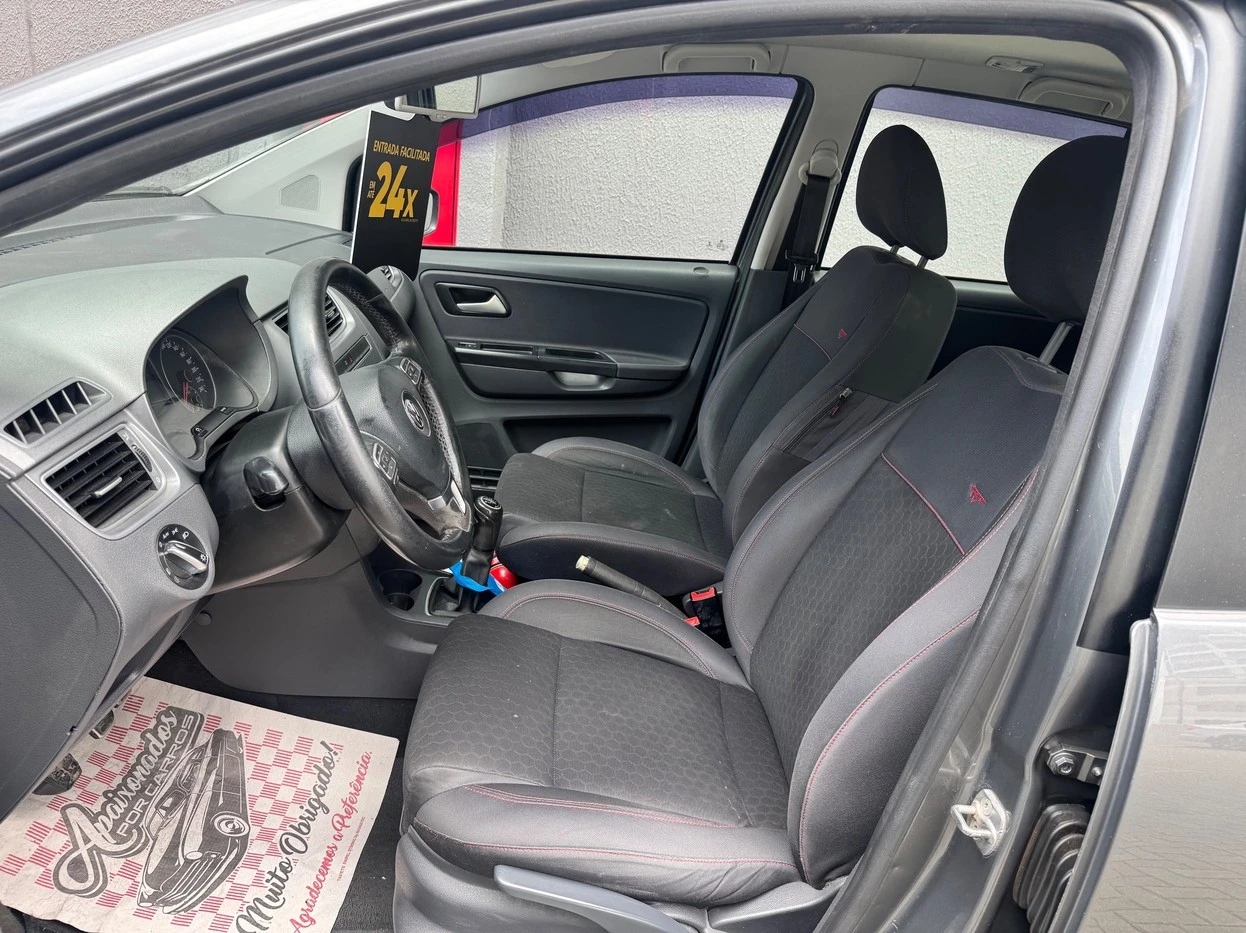 VOLKSWAGEN SPACE CROSS