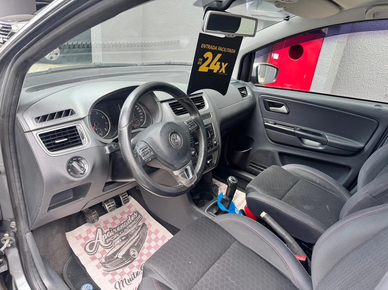 VOLKSWAGEN SPACE CROSS