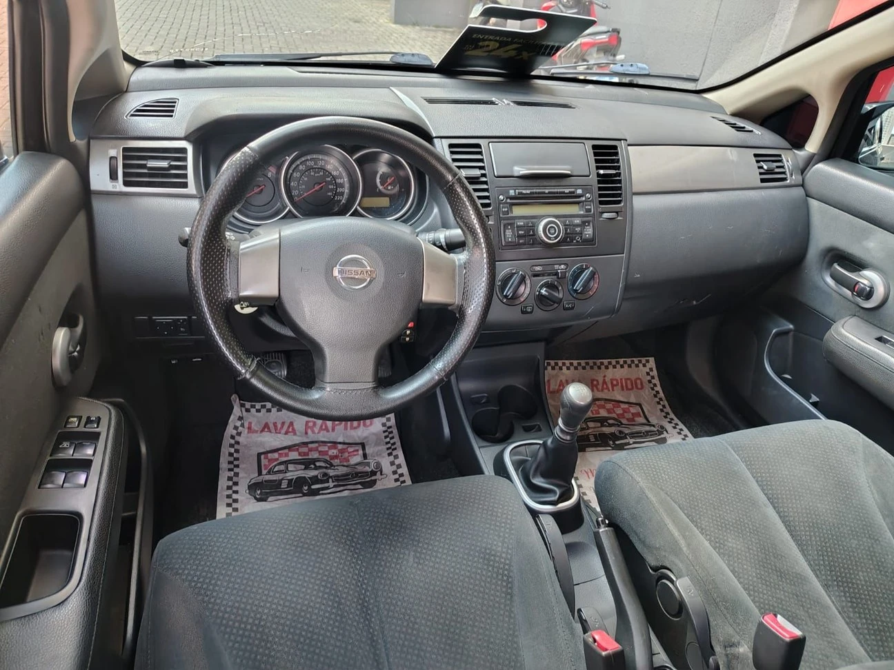 NISSAN TIIDA