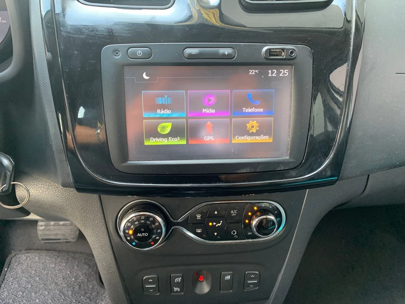 RENAULT SANDERO