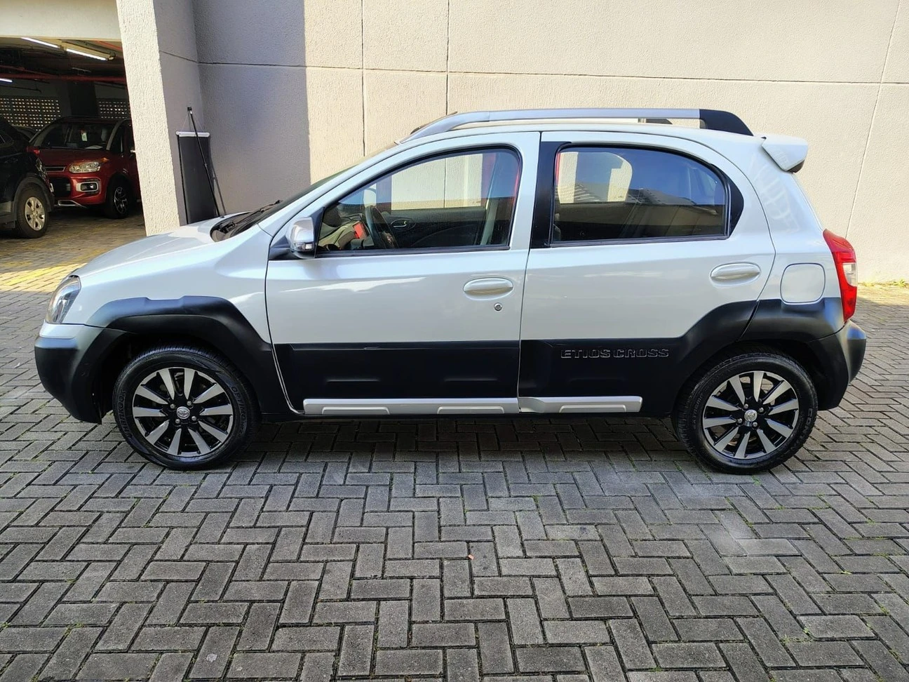 TOYOTA ETIOS CROSS