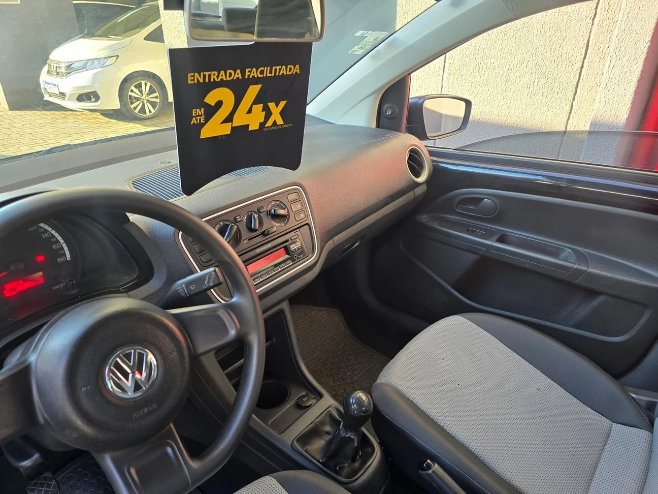 VOLKSWAGEN UP