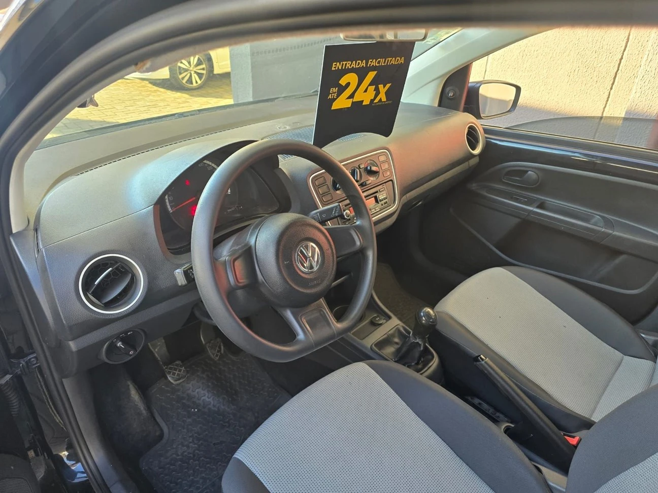 VOLKSWAGEN UP