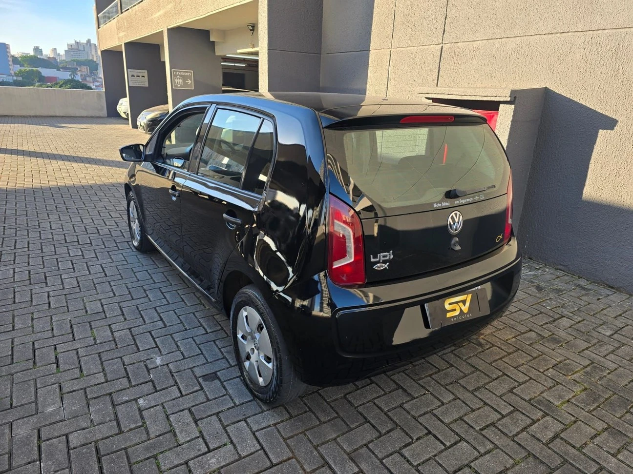 VOLKSWAGEN UP