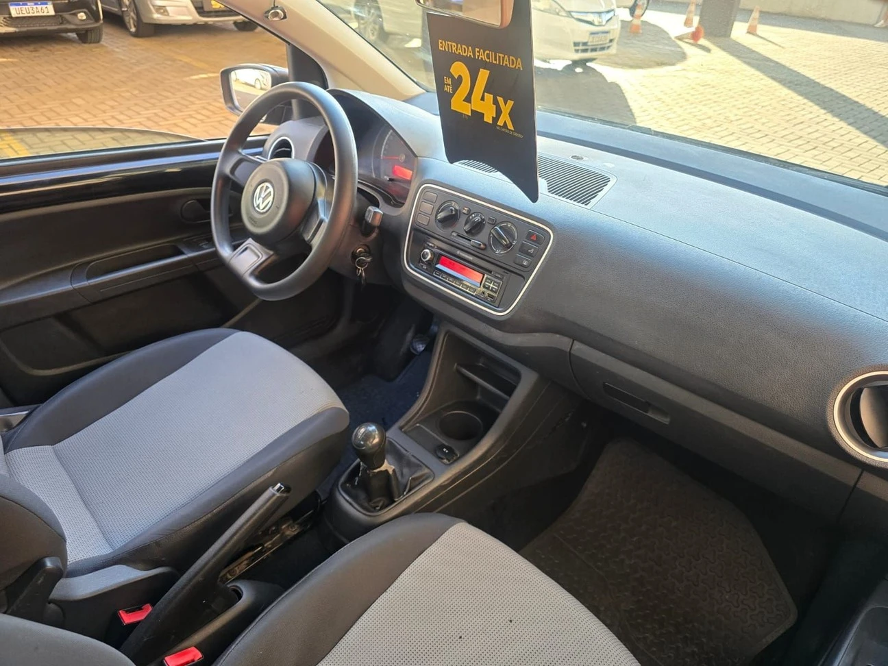 VOLKSWAGEN UP