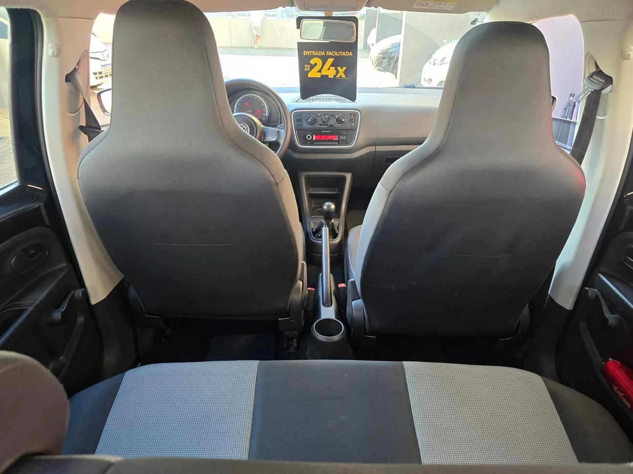 VOLKSWAGEN UP