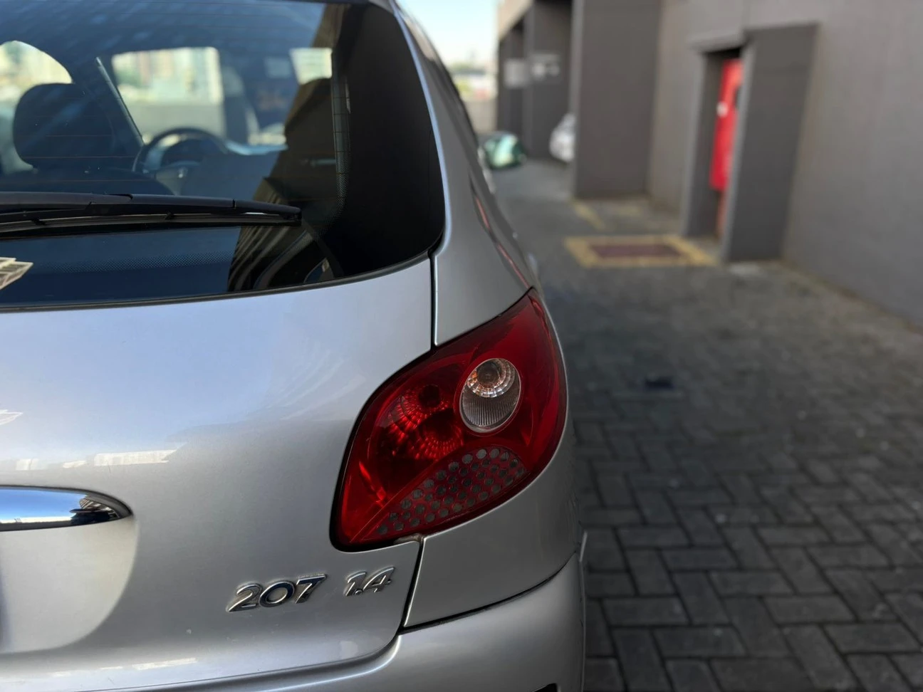 PEUGEOT 207