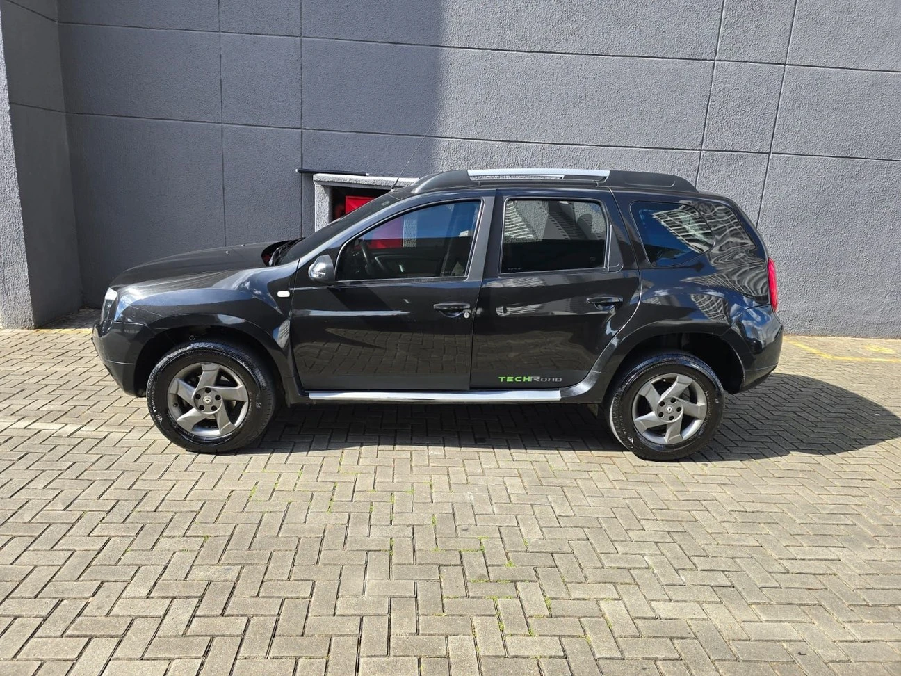 RENAULT DUSTER