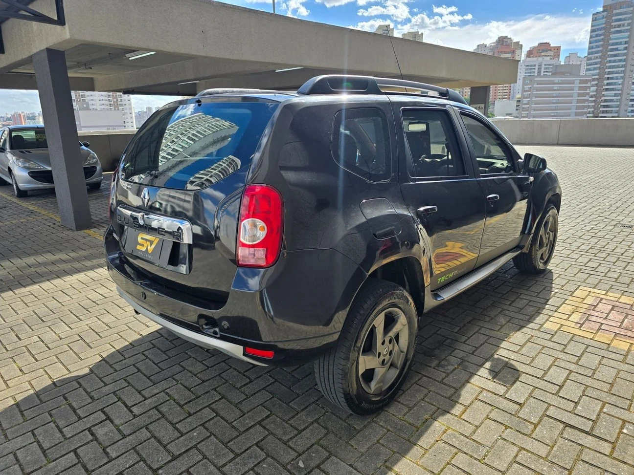 RENAULT DUSTER