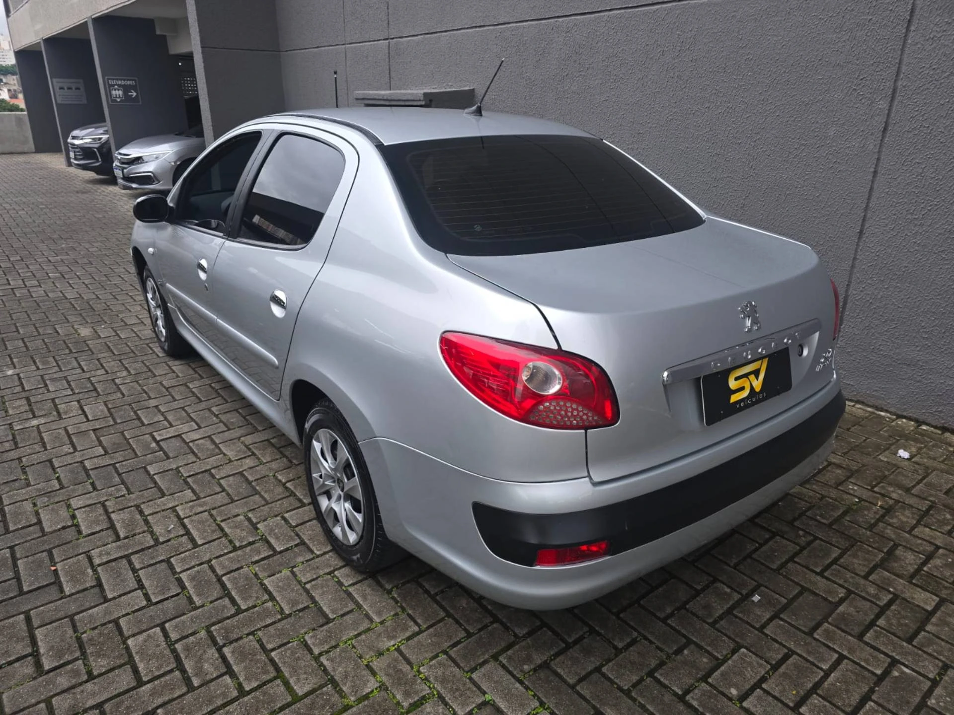 PEUGEOT 207