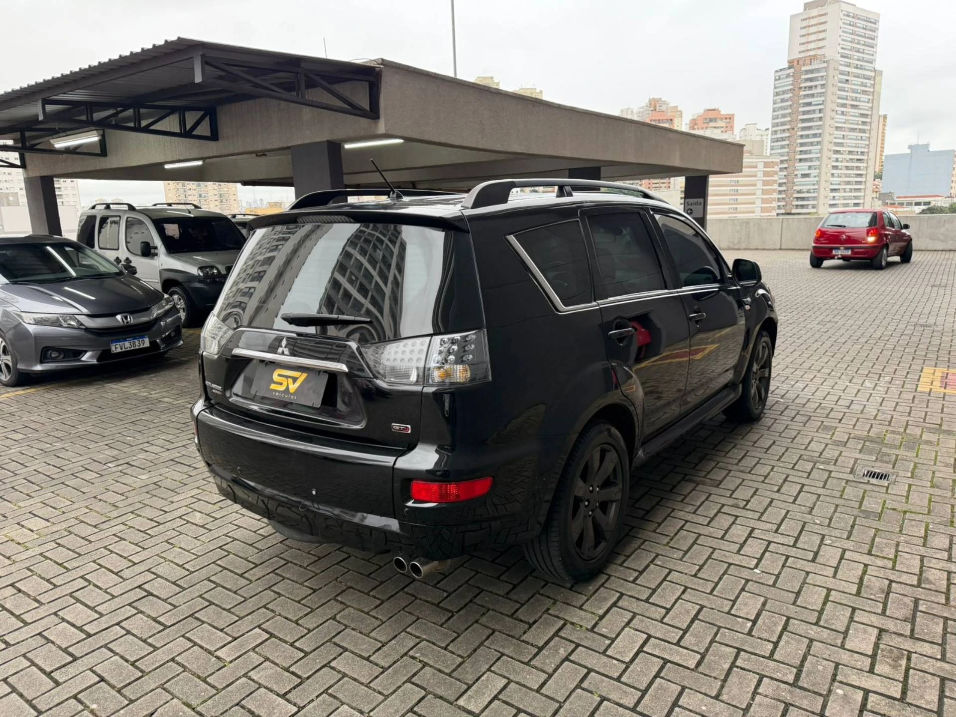 MITSUBISHI OUTLANDER
