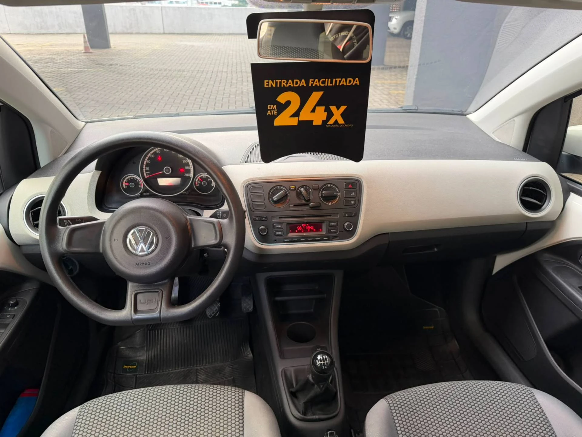 VOLKSWAGEN UP