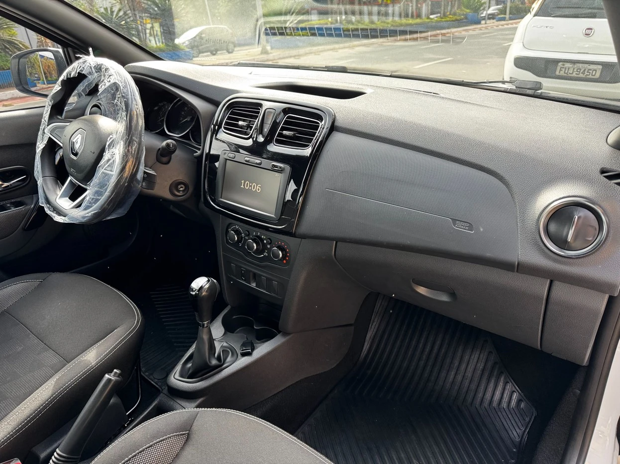 RENAULT LOGAN