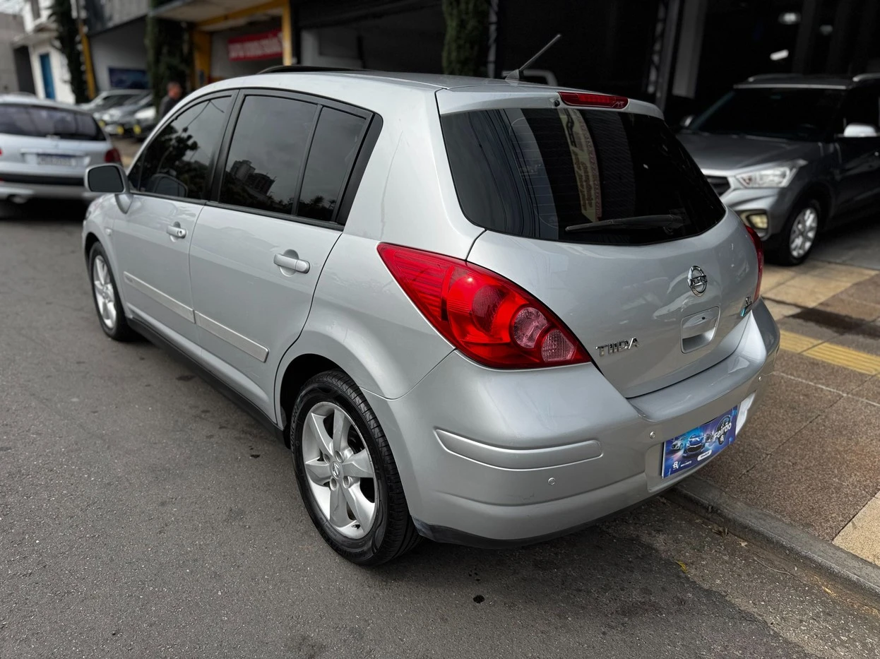NISSAN TIIDA