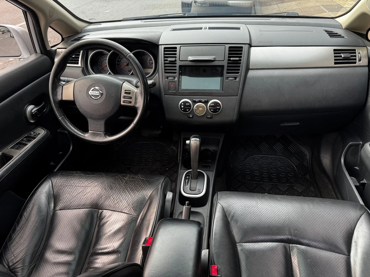 NISSAN TIIDA