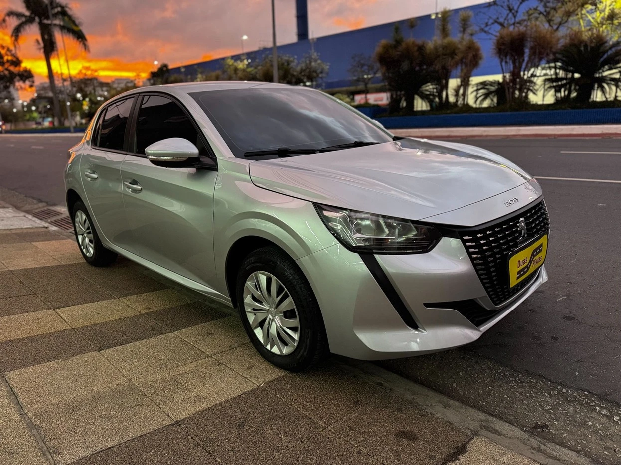 PEUGEOT 208