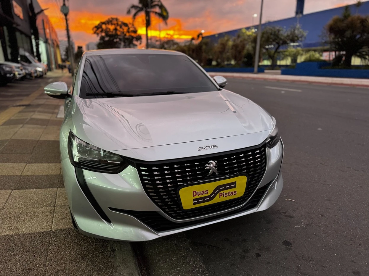 PEUGEOT 208
