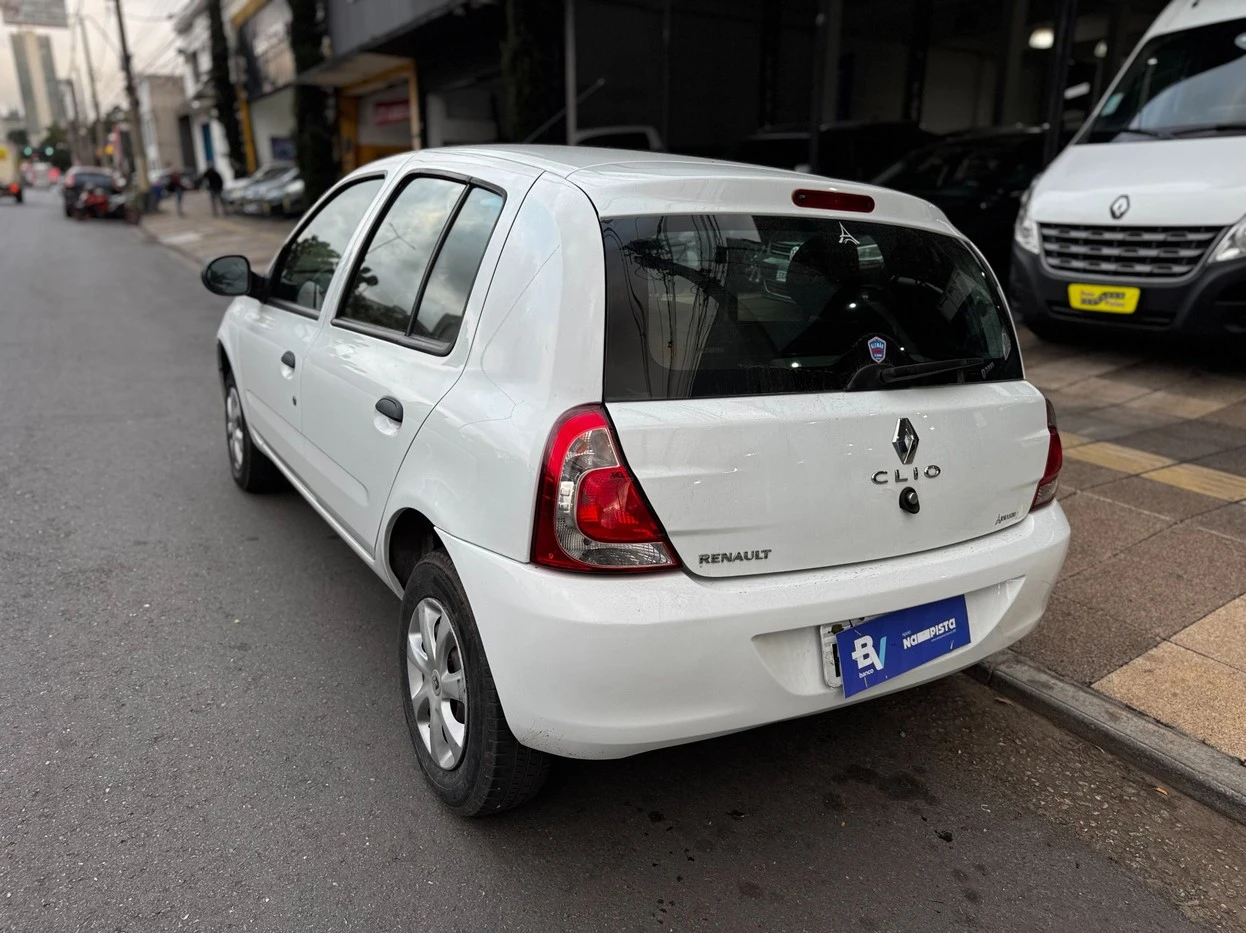 RENAULT CLIO