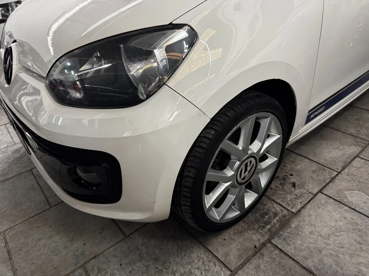VOLKSWAGEN UP