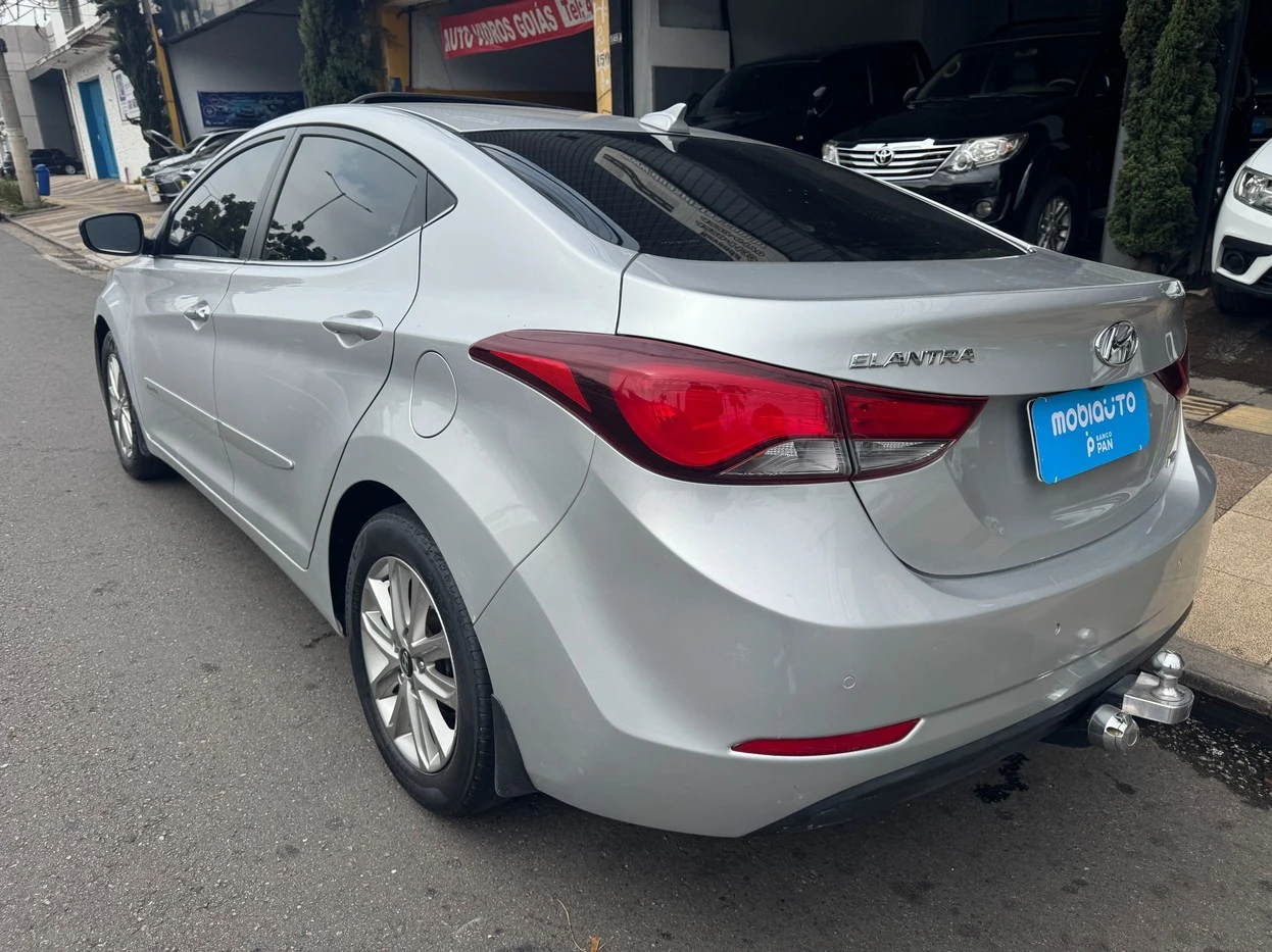 HYUNDAI ELANTRA
