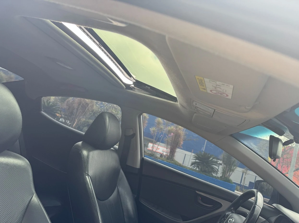 HYUNDAI ELANTRA