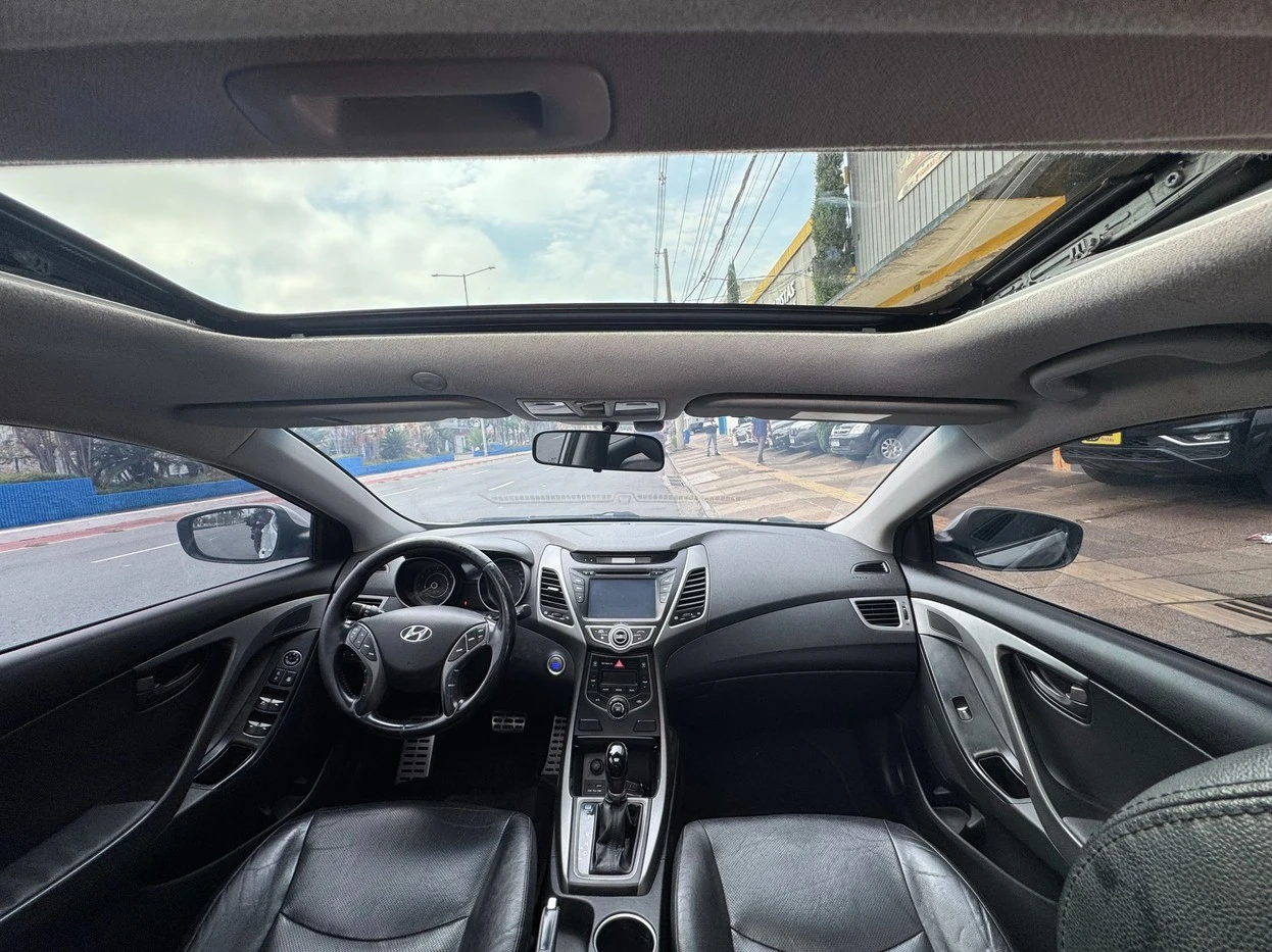 HYUNDAI ELANTRA