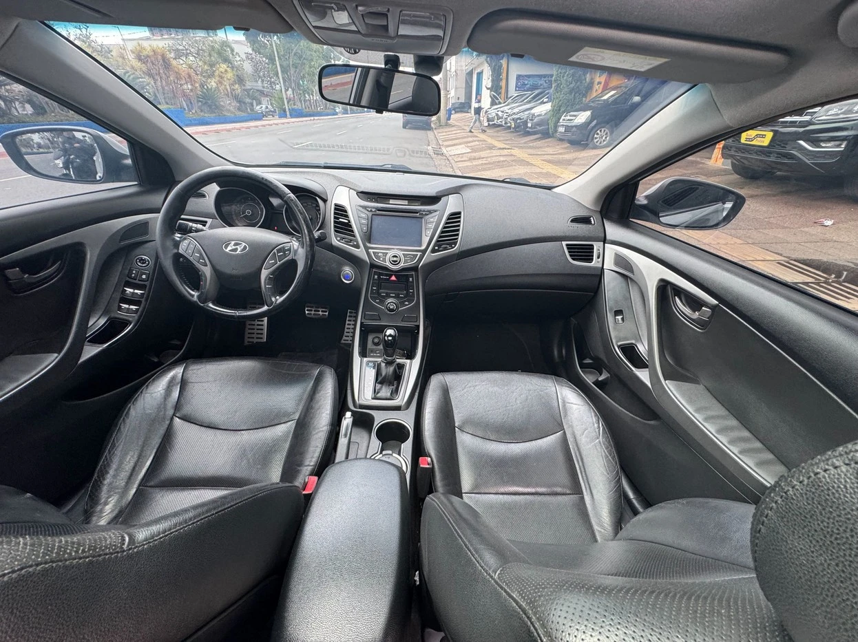 HYUNDAI ELANTRA