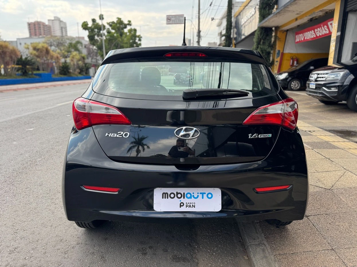 HYUNDAI HB20