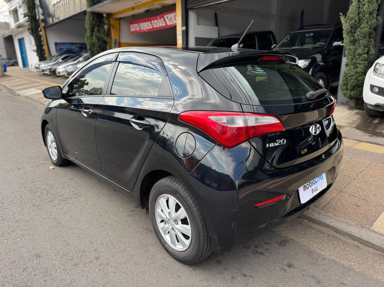 HYUNDAI HB20