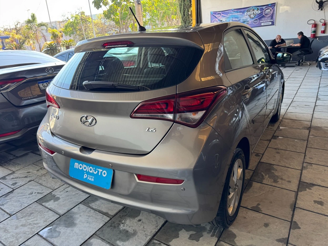 HYUNDAI HB20
