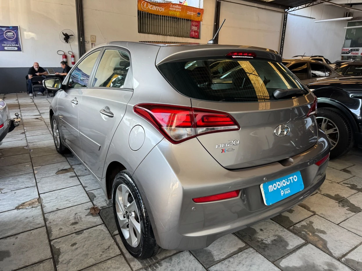 HYUNDAI HB20